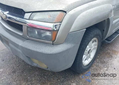 2002 Chevrolet Avalanche 1500 из США, поврежденный, VIN 3GNEC13T02G311913